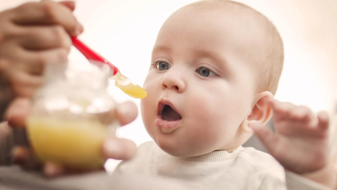 Metale toxice in mancarea bebelusilor. Unul din patru produse contine arsenic, plumb, mercur si cadmiu