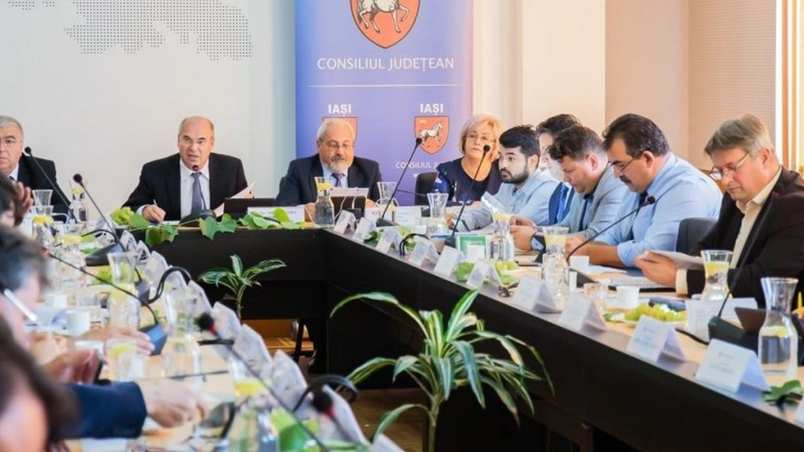 Premieră la Casa Pătrată. Circ groaznic în plenul CJ. Campania electorală i-a înnebunit pe aleșii județului
