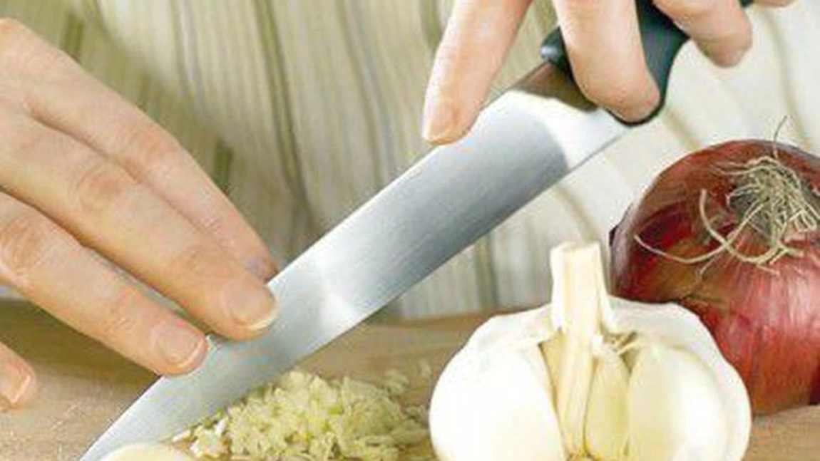 Usturoiul este folosit de sute de ani pentru prevenirea bolilor cronice și tratarea răcelilor