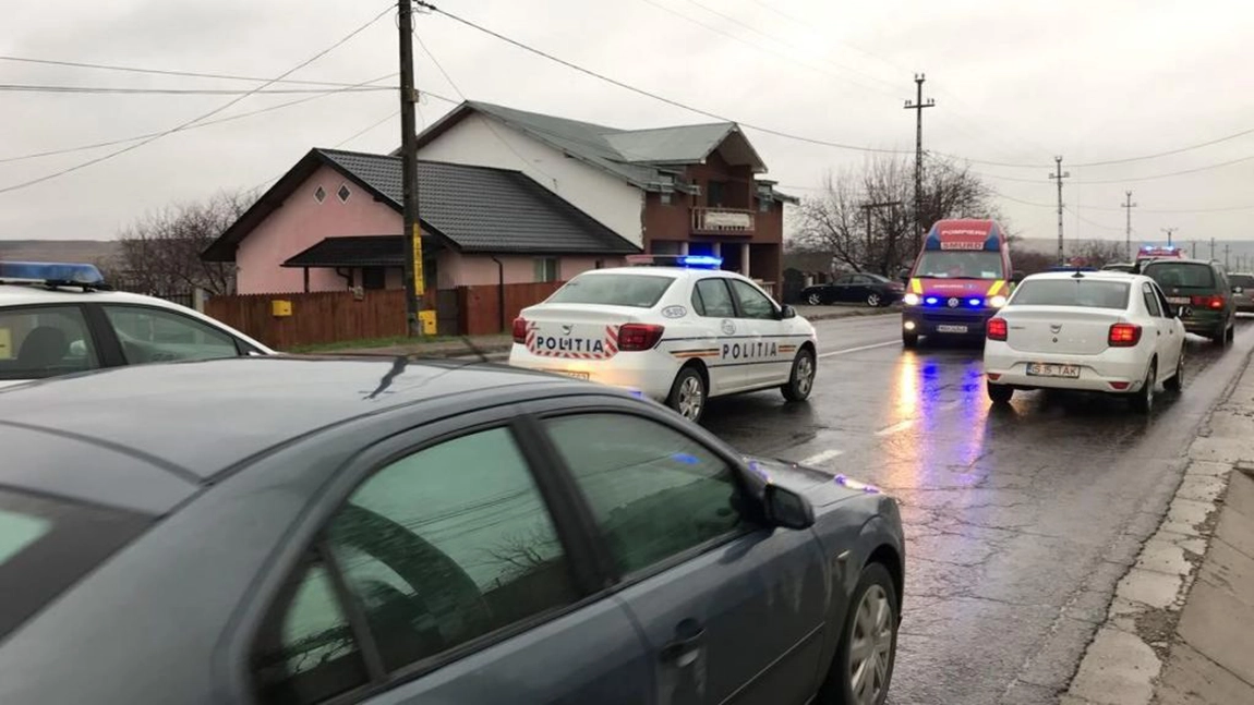 Mai multe persoane, printre care și doi copii, au ajuns de urgență la spital! Acest accident se putea încheia tragic