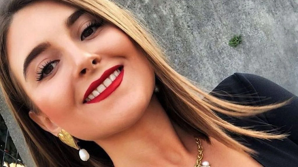 Sexy-arhitecta acuzată de șantaj și iubitul ei, liberi să meargă la mediator!