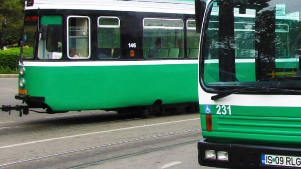 Transport gratuit pentru ieșenii care au permis la bibliotecă