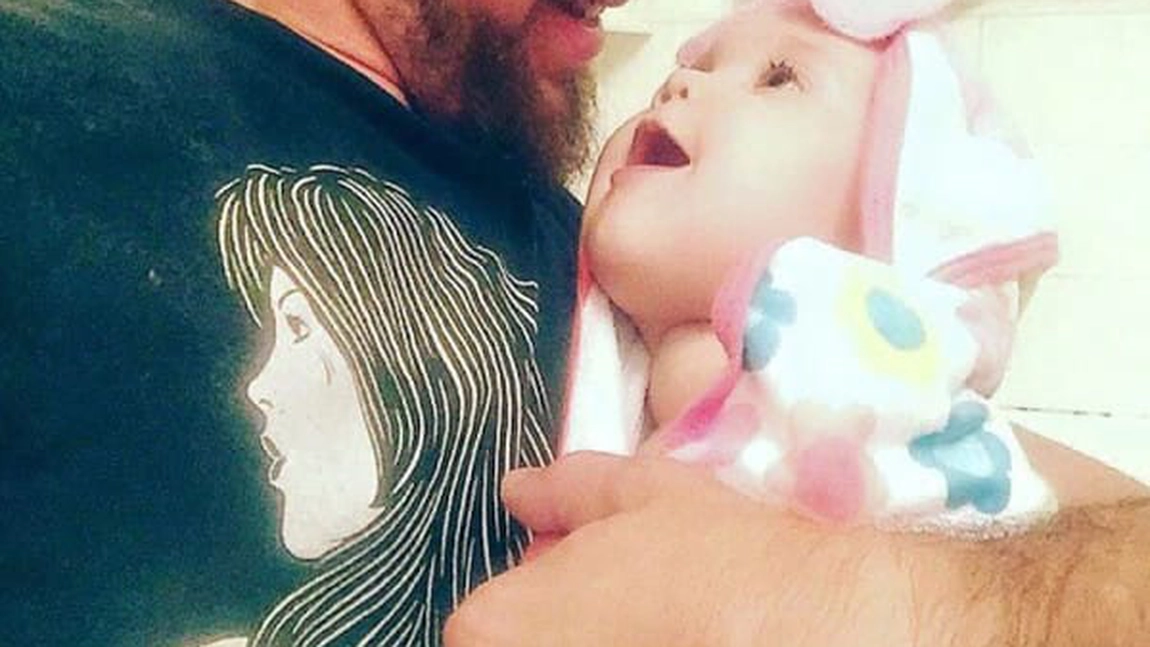 Povestea unui tatic ramas sa-si creasca singur fetita