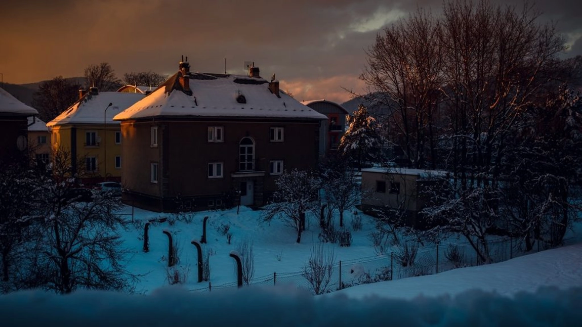 Trucuri pentru a-ți pregăti locuința de zilele geroase. Cum poți să nu ai grija frigului în casa ta