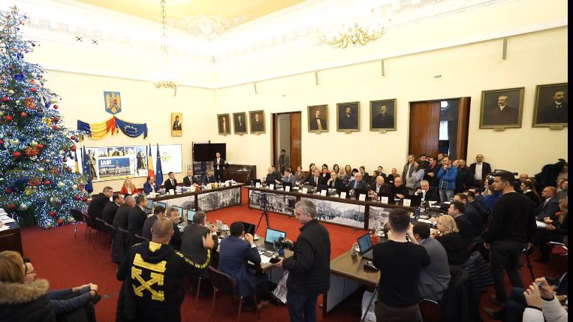 Cuvinte grele spuse de ieşeni, liberalilor: Gunoaie politice! Singura voastră ocupaţie este circul