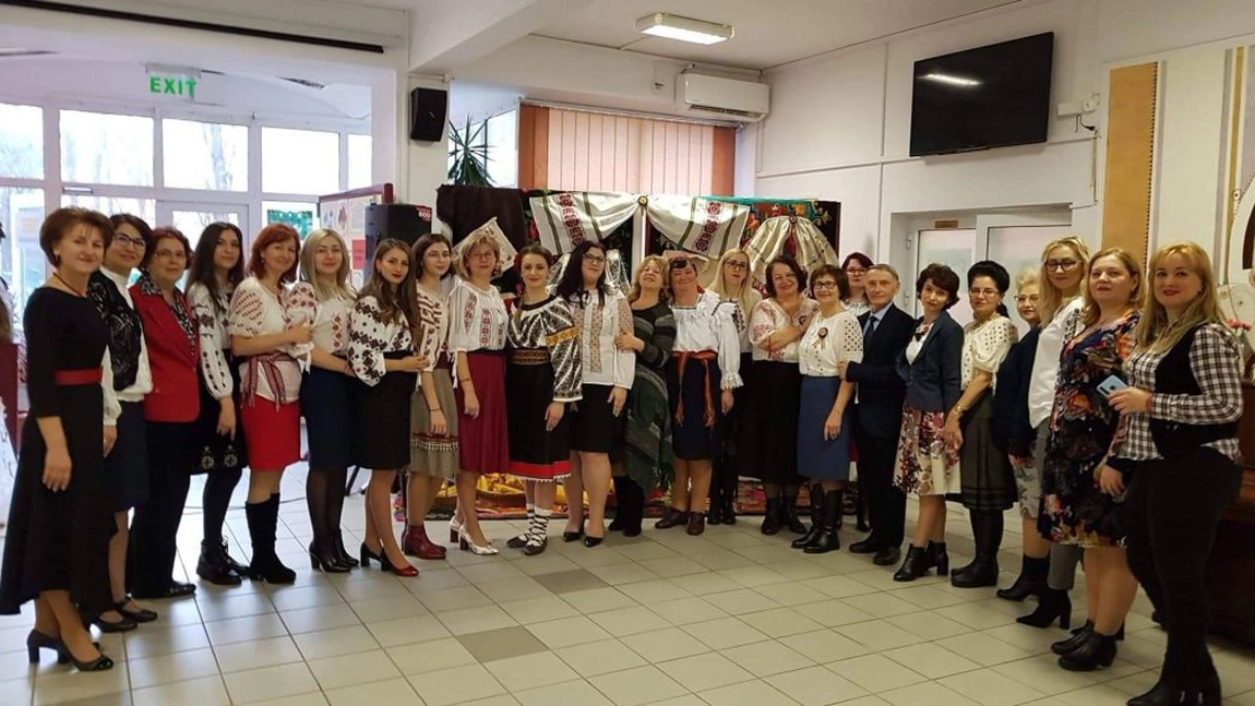 O lecție de patriotism oferită de elevii și profesorii Școlii Gimnaziale Alexandru cel Bun