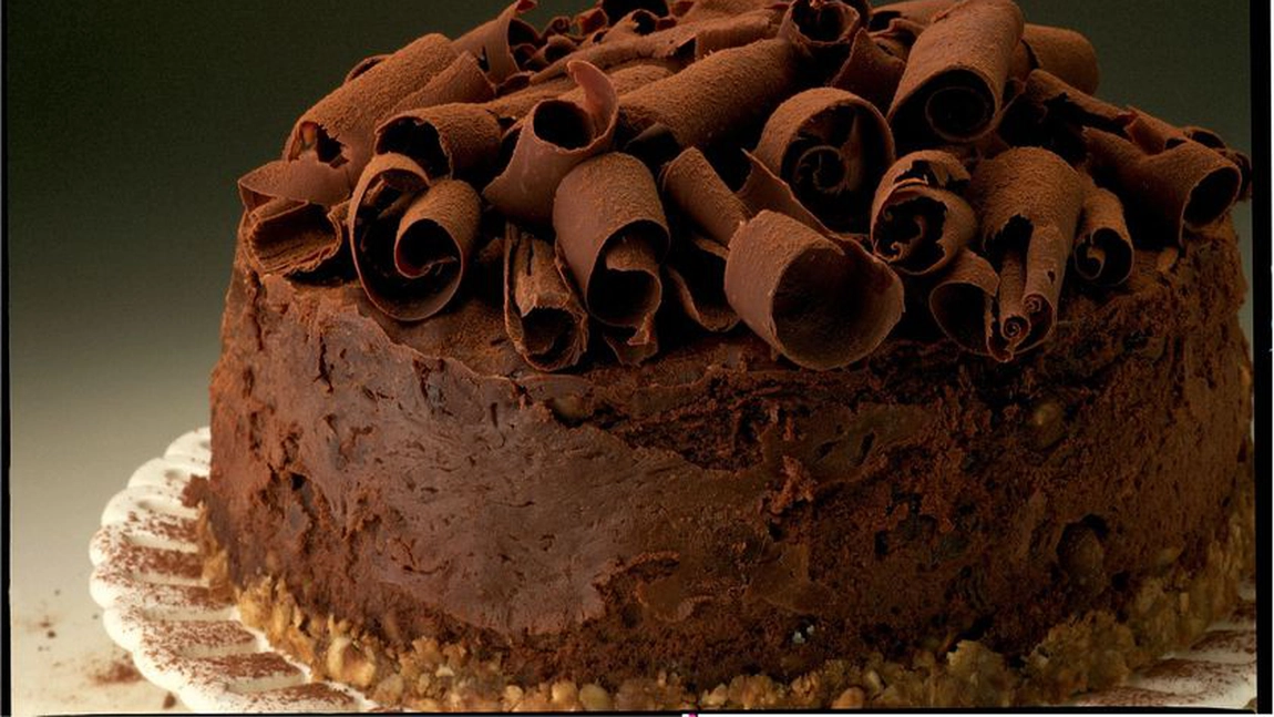 Mod de preparare Tort de ciocolată cu nucă şi cremă mascarpone pentru Revelion
