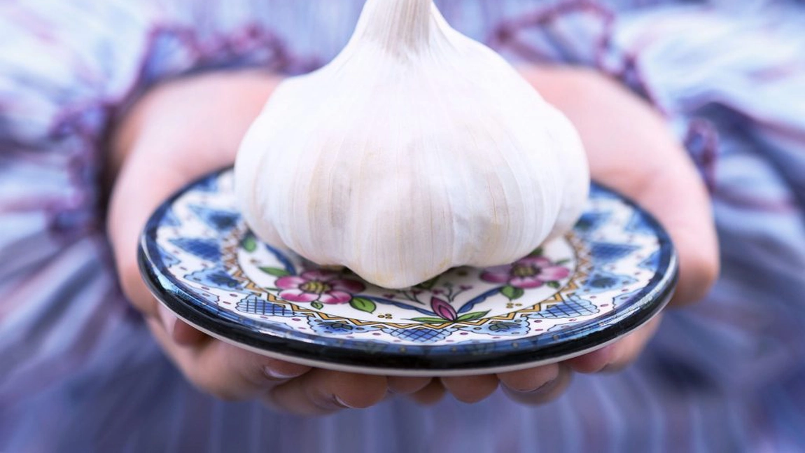 Daca pui usturoi sub pernă, rezultatele sunt uimitoare