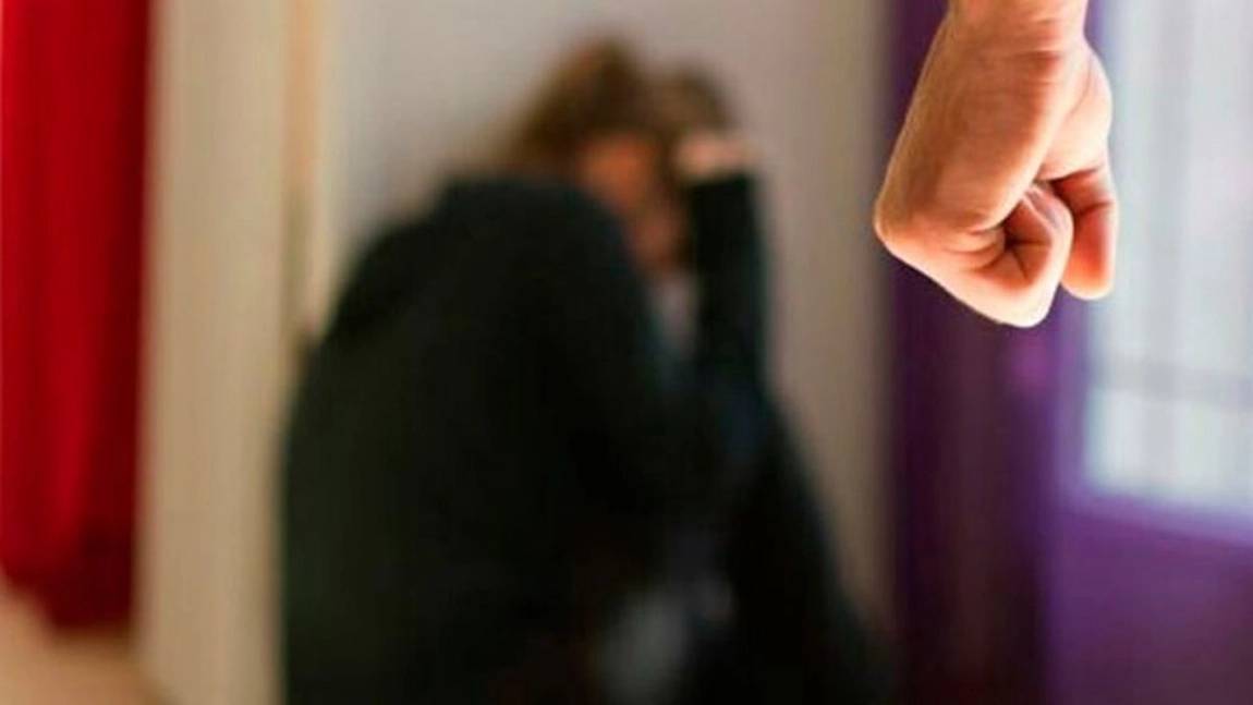 Exclusiv! Un bărbat şi-a bătut soţia însărcinată până ce fătul a murit
