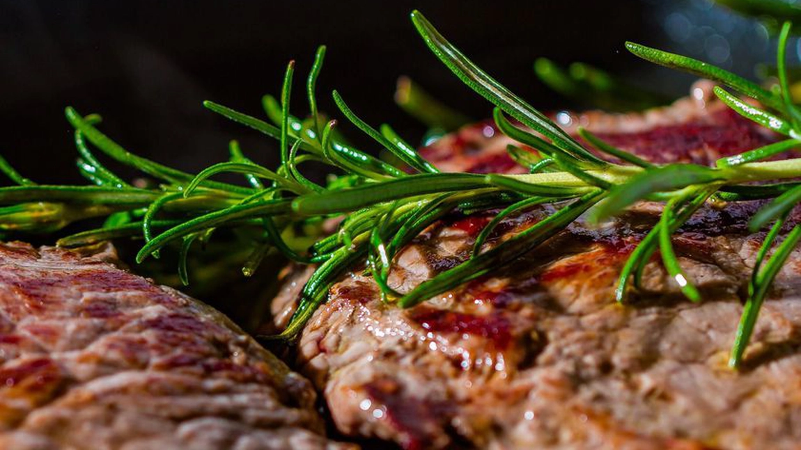 Metoda de a prepara cea mai fragedă carne de vită la cuptor