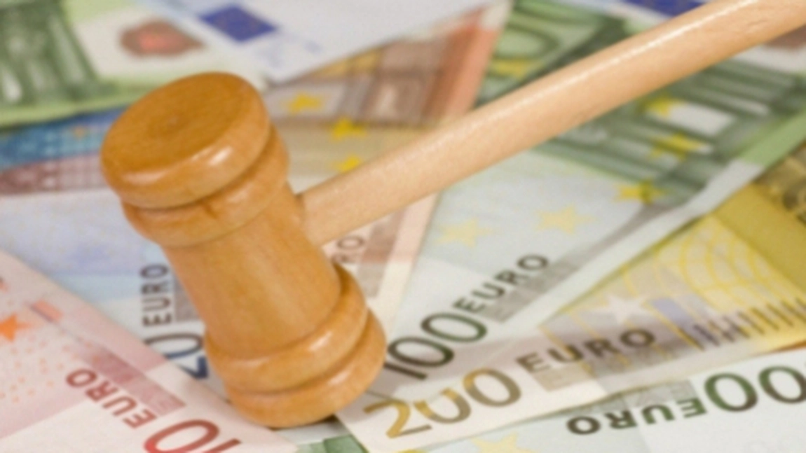 Persoanele care contestă licitațiile în instanță vor plăti o taxă de timbru