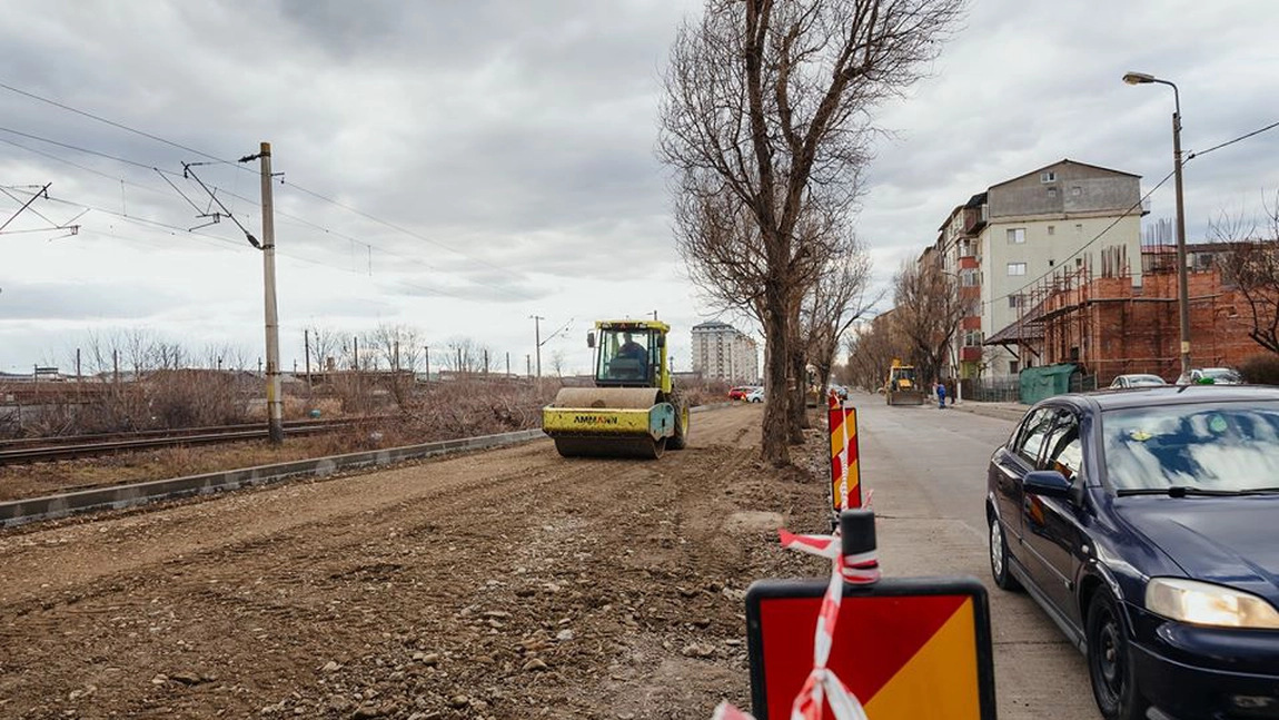 Primăria Municipiului Iași profită de vremea caldă și au început lucrările de modernizare a unei importante străzi