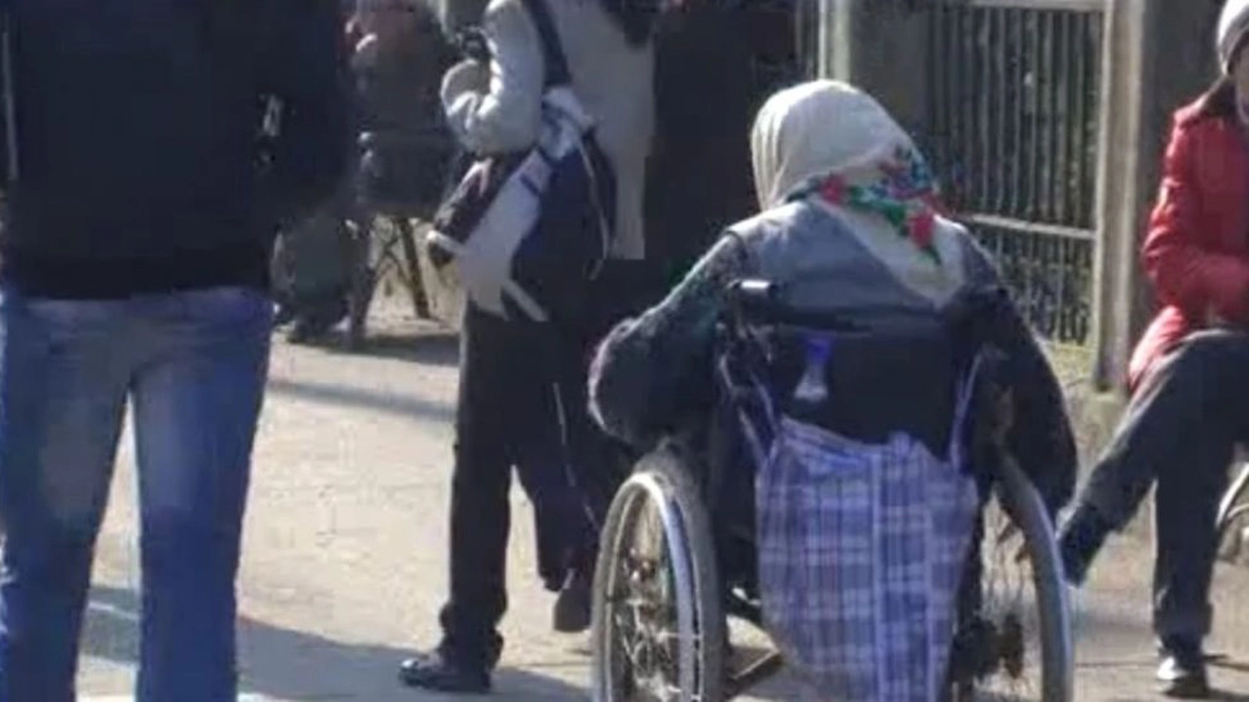 Cerșetorii de pe bulevardul Ștefan cel Mare, luați pe sus de autorități