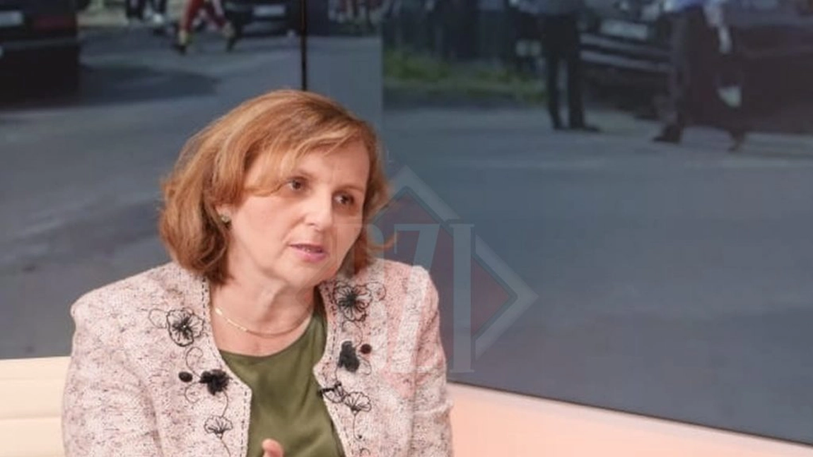 Zeci de ieșeni au luat medicii la rost! Deși vizitarea bolnavilor este interzisă din cauza coronavirusului, au făcut scandal ca la ușa cortului
