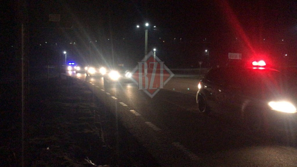 Exclusiv! Mai multe autoturisme în care se află cetățeni ai Republicii Moldova, escortate de poliţişti către Vama Sculeni – Video, Update