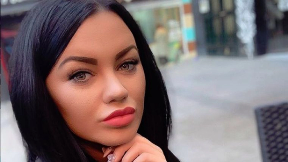 Carmen Sălciua are un nou iubit. Cine îi este alături focoasei brunete