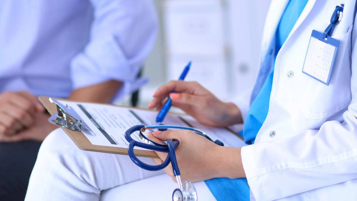 Atenţie, dacă aveţi diverse simptome sunaţi la medicul de familie! El vă poate îndruma spre o unitate medicale