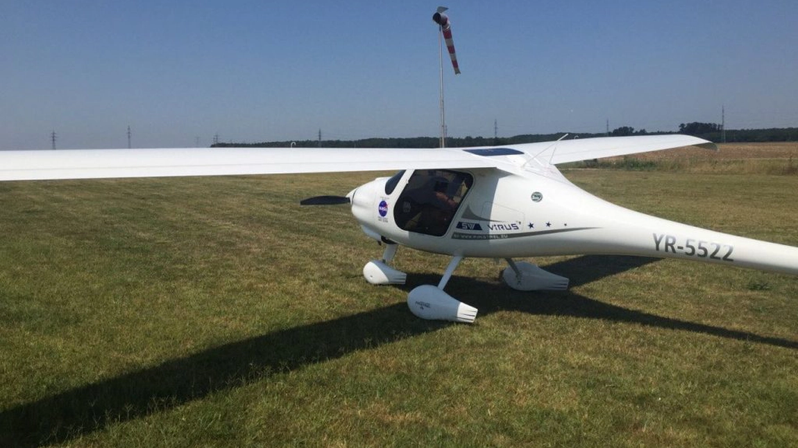 Incredibil! Ruta unui avion a urmat cuvintele: STAI ACASĂ - FOTO