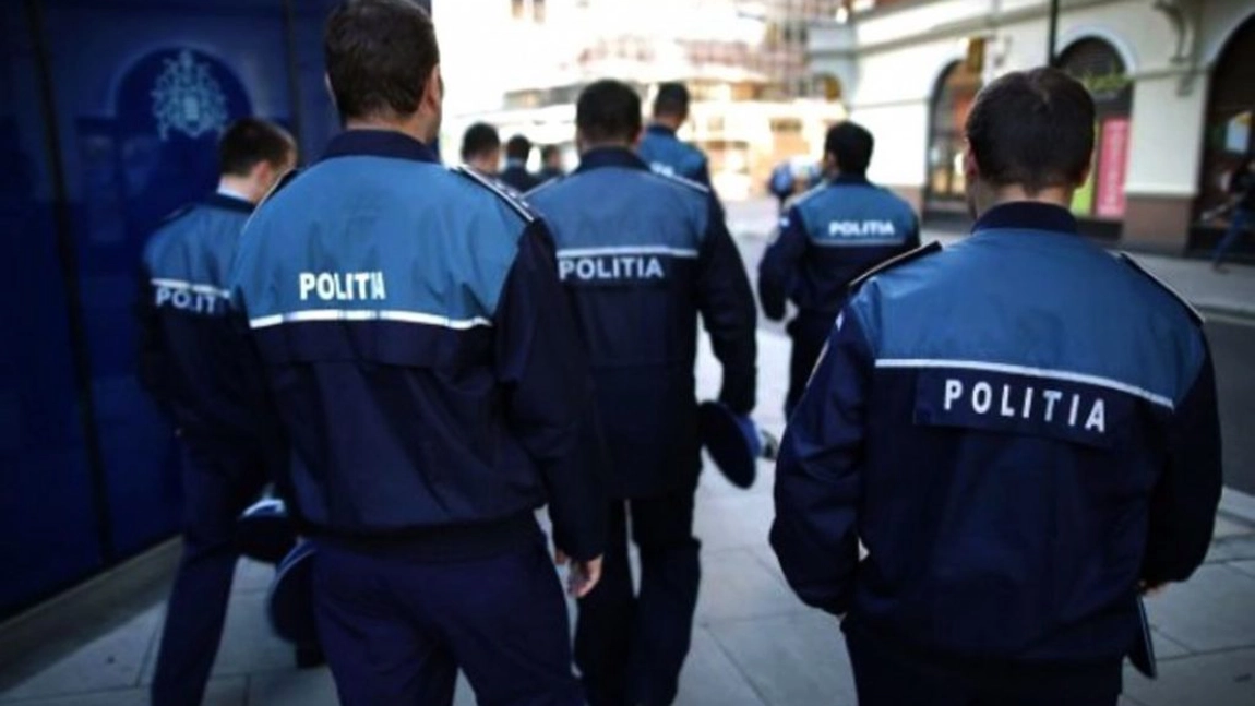 Mai mulți polițiști sunt în autoizolare! Au jucat fotbal cu un fost coleg infectat cu coronavirus