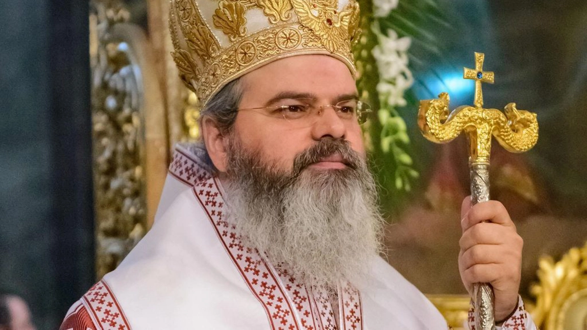 Mesaj al Episcopului Hușilor împotriva liderilor politici: „Feriți-vă de oamenii care vă lingușesc și de liderii cărora le place să fie lingușiți!’