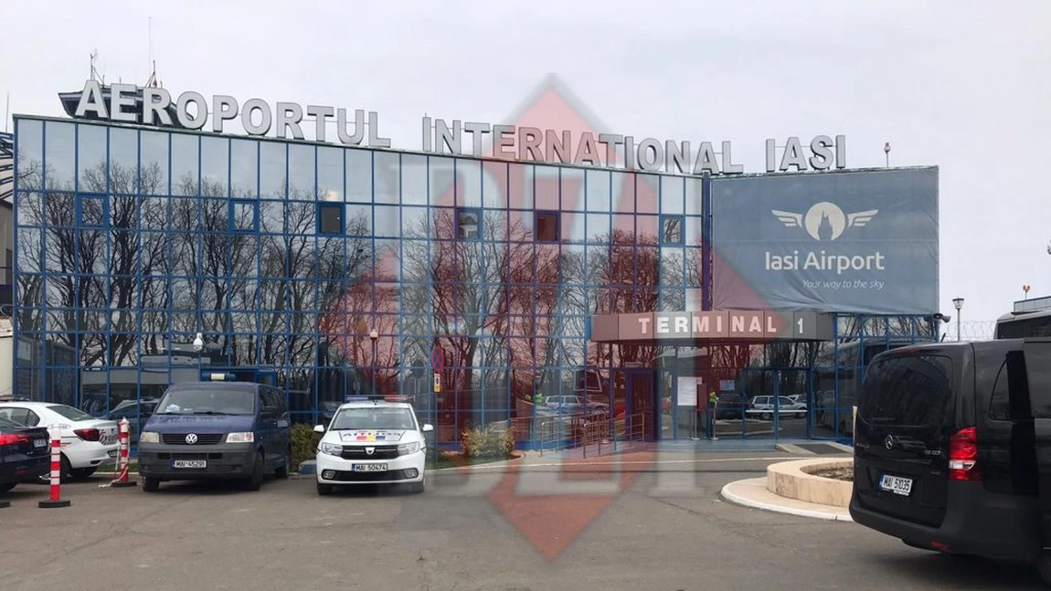 Desfăşurare de forțe la Aeroportul Iaşi. Peste 30 de persoane întoarse din Anglia vor fi escortate direct în izolare - FOTO. VIDEO