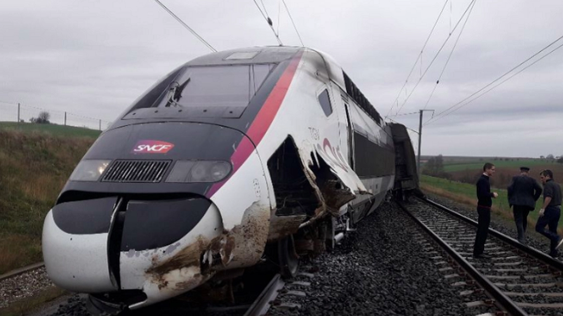 Ruta Strasbourg - Paris, afectată după ce un tren de mare viteză a deraiat