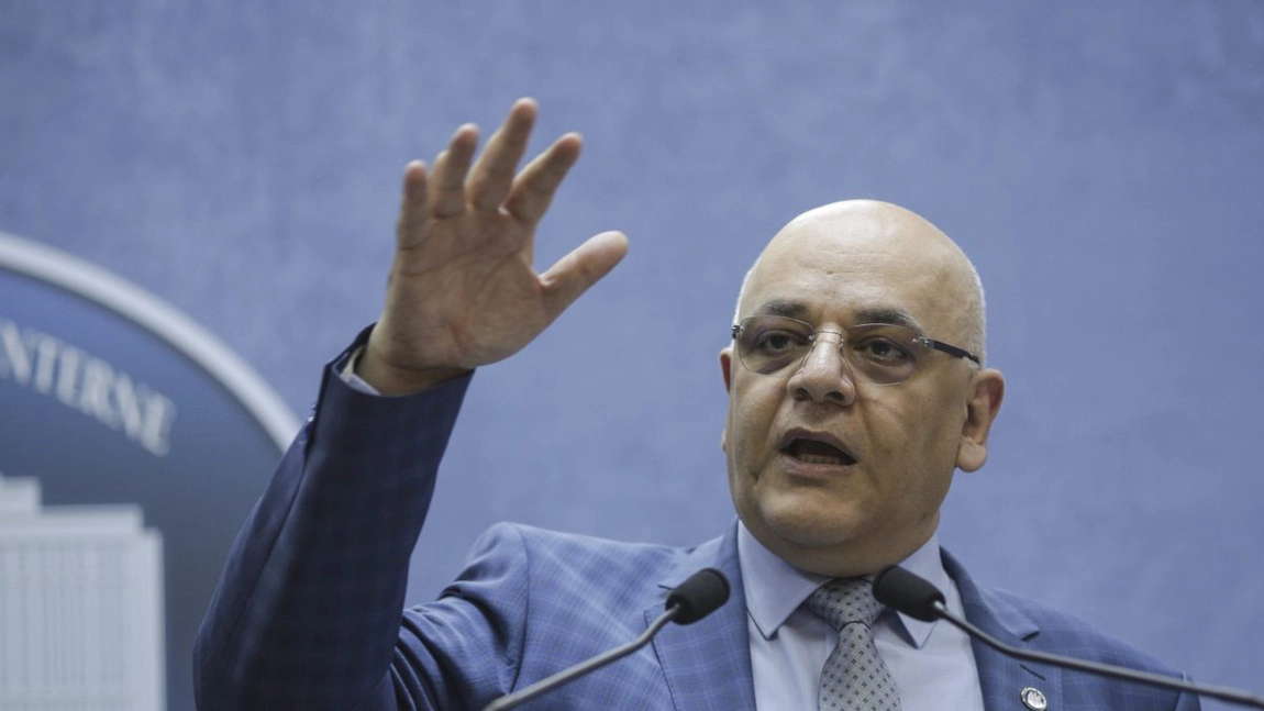Sondaj IRES: Raed Arafat îl detronează pe Klaus Iohannis, are cel mai mare nivel de încredere din România