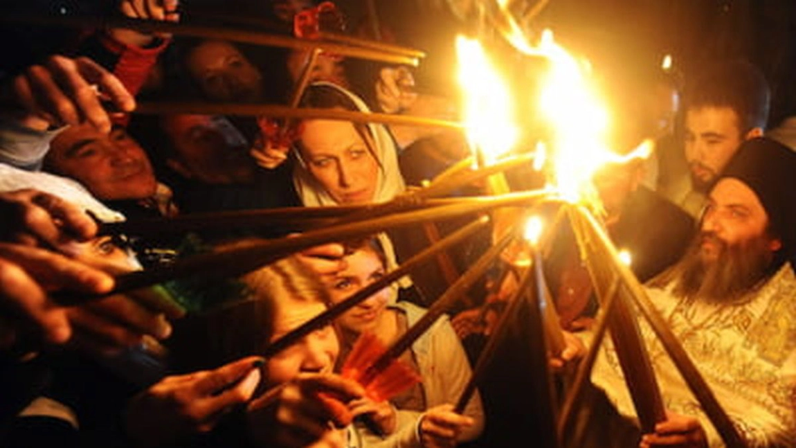 Cum vor putea românii să ia Sfânta Lumină? Noi măsuri anunțate pentru Sărbătorile Pascale