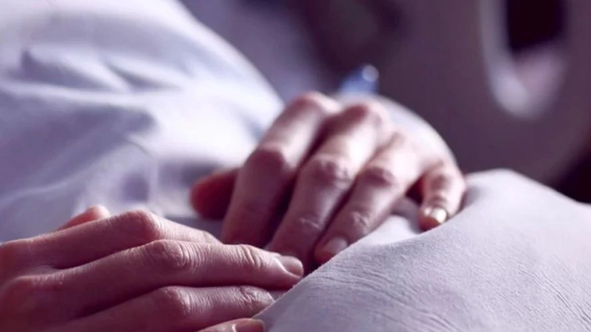 Anglia: O asistentă medicală însărcinată, moartă din cauza coronavirusului. Ce s-a întâmplat cu copilul