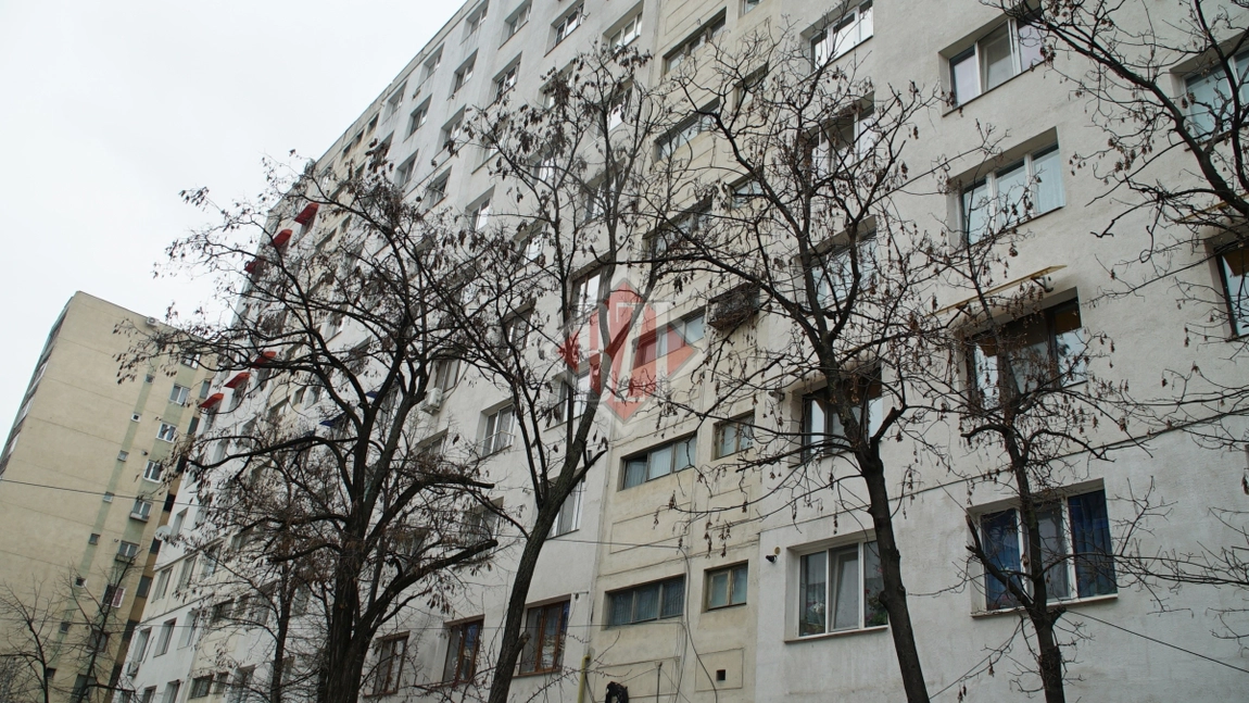 Sfătuiți să stea acasă, ieșenii deranjează liniștea vecinilor de bloc