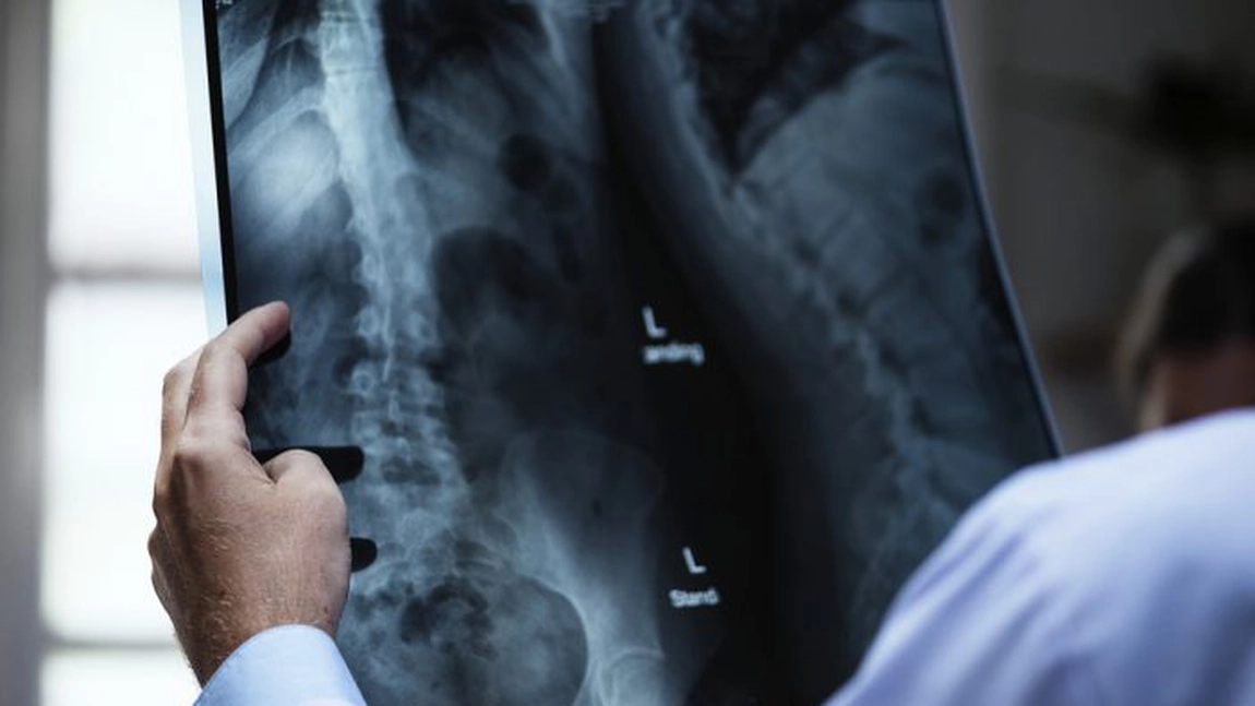 Simţi furnicături în mâini sau picioare? Uite ce boală ai putea avea