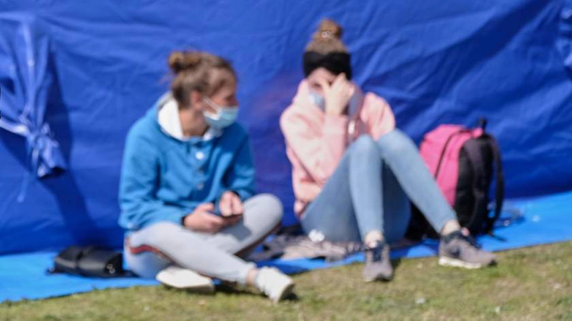 O tânără gravidă în 6 luni a pierdut sarcina după ce a așteptat ore întregi în corturile de la vama Nădlac