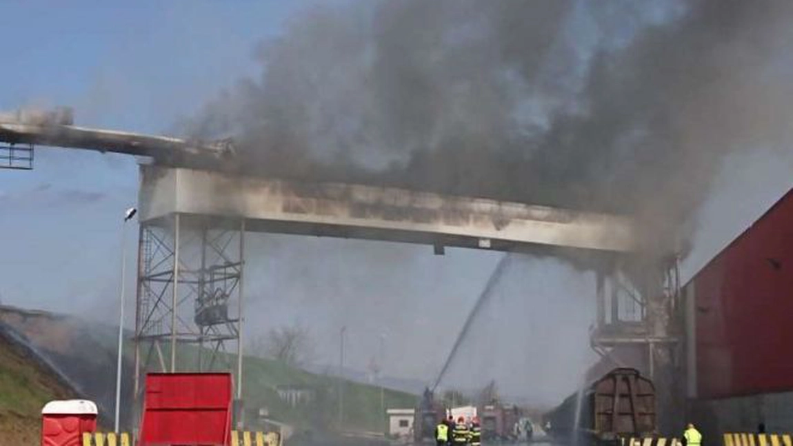 Alba: Incendiul la o bandă transportoare, soldat cu pagube de circa 100.000 de euro