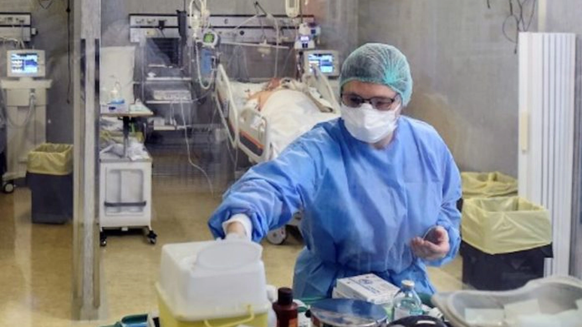 Peste 100 de bătrâni sunt în pericol la Galaţi după ce într-un cămin pentru bătrâni s-au îmbolnăvit mai multe persoane