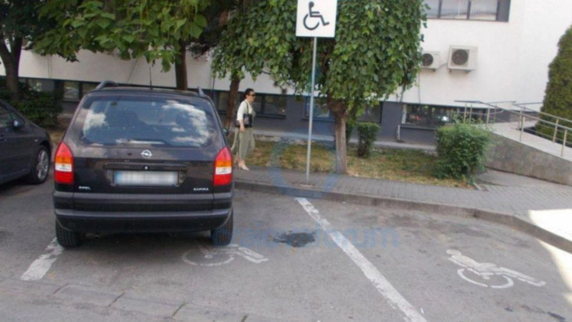 S-a ales cu o amendă pe care nu o va uita niciodată, după ce a parcat ilegal și a înjurat polițiștii