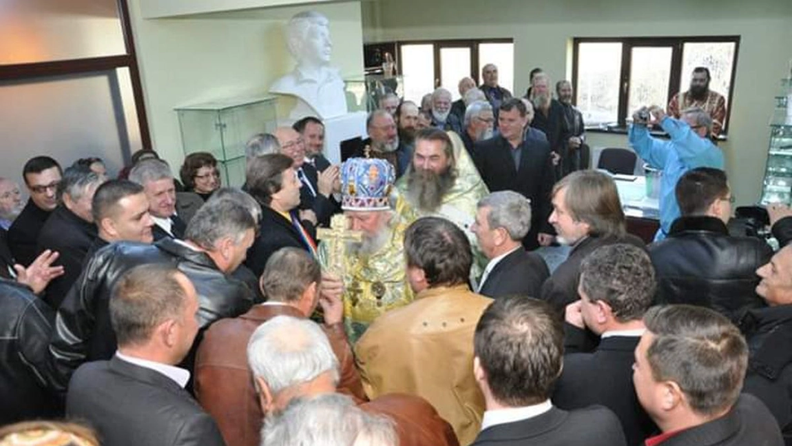 Detalii surprinzătoare de la Târgu Frumos. Familia dascălului aflat lângă preotul infectat rupe tăcerea
