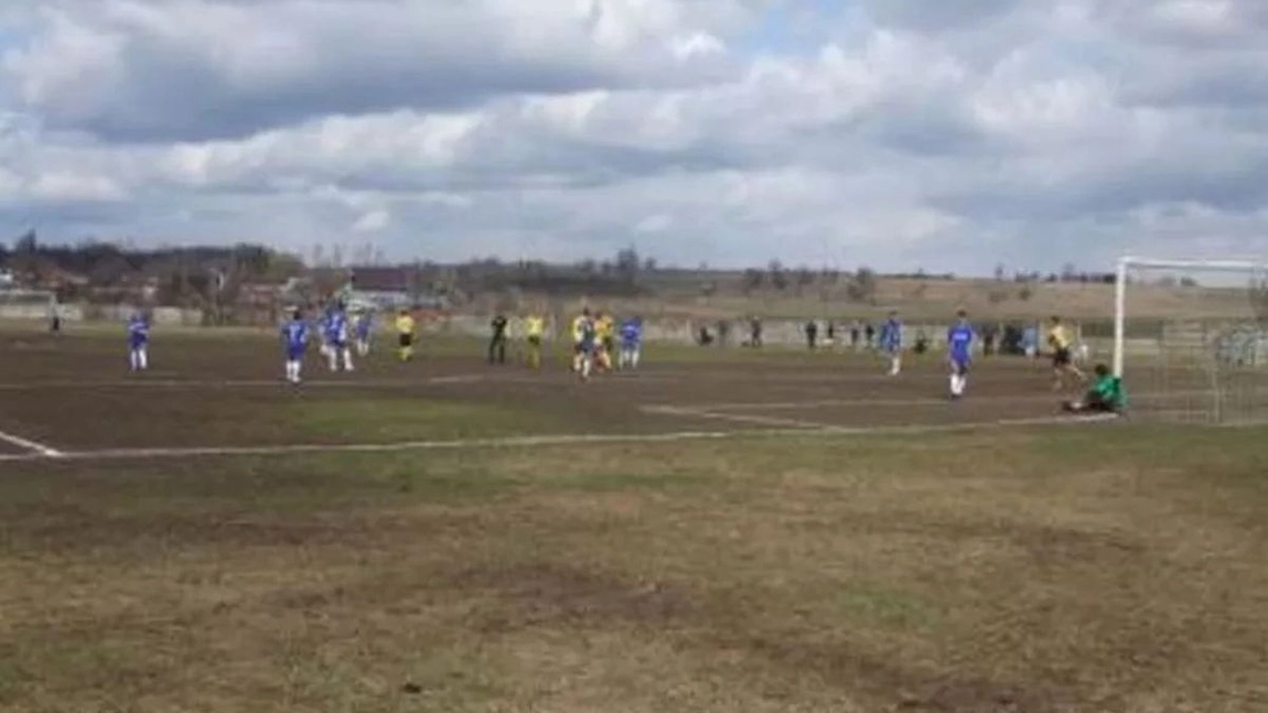 Firmele ieșene au alergie la contractele cu bani publici! Amenajarea unui teren de fotbal a fost anulată