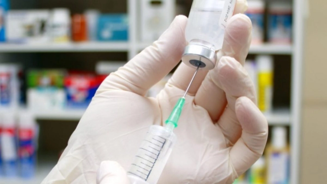 Vaccinul anti-COVID-19 are deja un nume și ar putea fi produs în masă până la finalul anului
