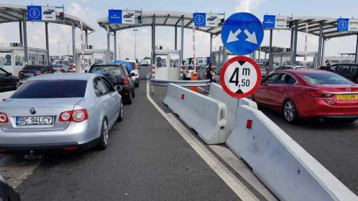 Cetăţenii nu iau în considerare apelurile lansate. Mii de persoane au trecut graniţele României în ultimele 24 de ore