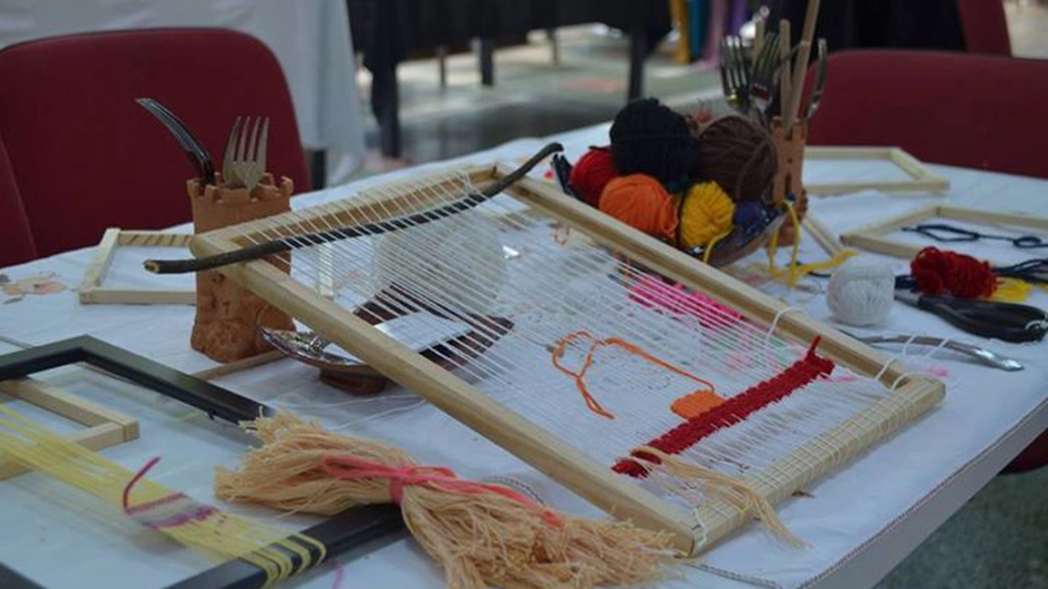 Distractiv-Interactiv-Creativ-Educativ: Atelier de țesut la gherghef
