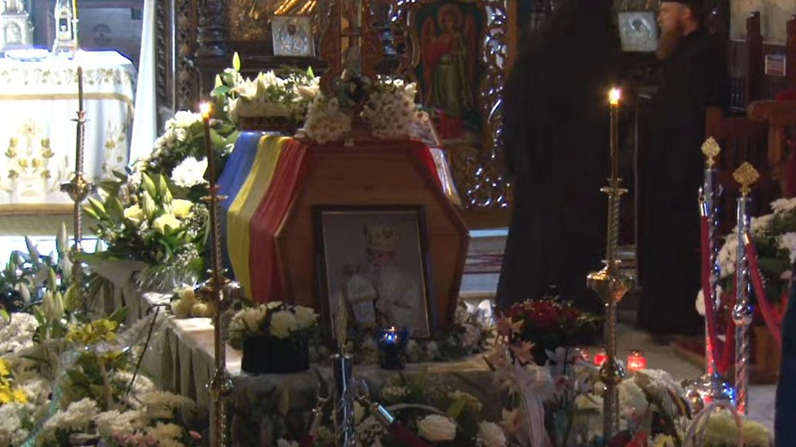 LIVE VIDEO de la slujba de înmormântare a IPS Pimen de la Suceava! Oameni puțini, incărcare emoțională mare