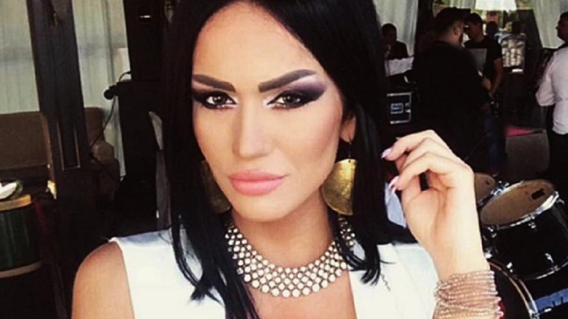Margherita de la Clejani, show la ca la ușa cortului! Amenințări și înjurături în plină stradă