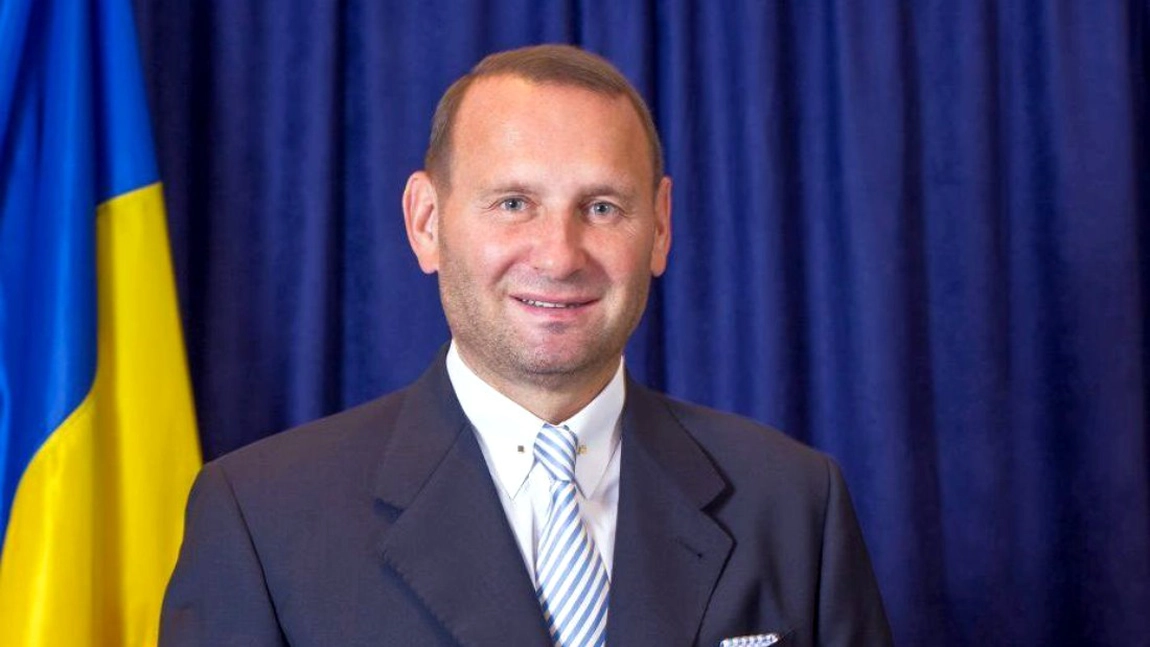 Viorel Cataramă, adeptul imunizării în grup, îi răspunde lui Dacian Cioloș