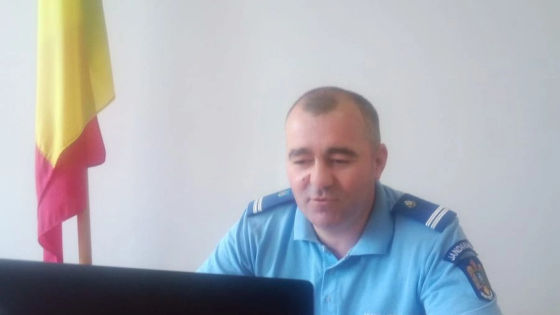 Jandarmii din cadrul IJJ Iaşi au desfăşurat online o activitate informativ-preventivă dedicată elevilor