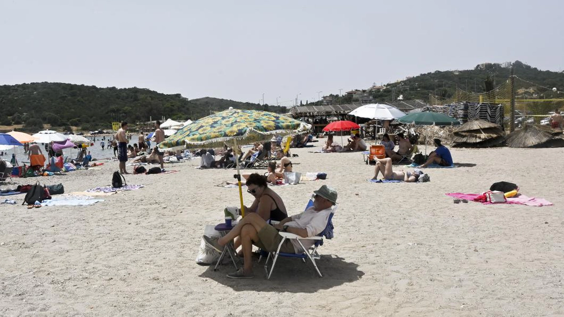 Grecia va primi turişti doar din anumite ţări. România, inclusă pe listă