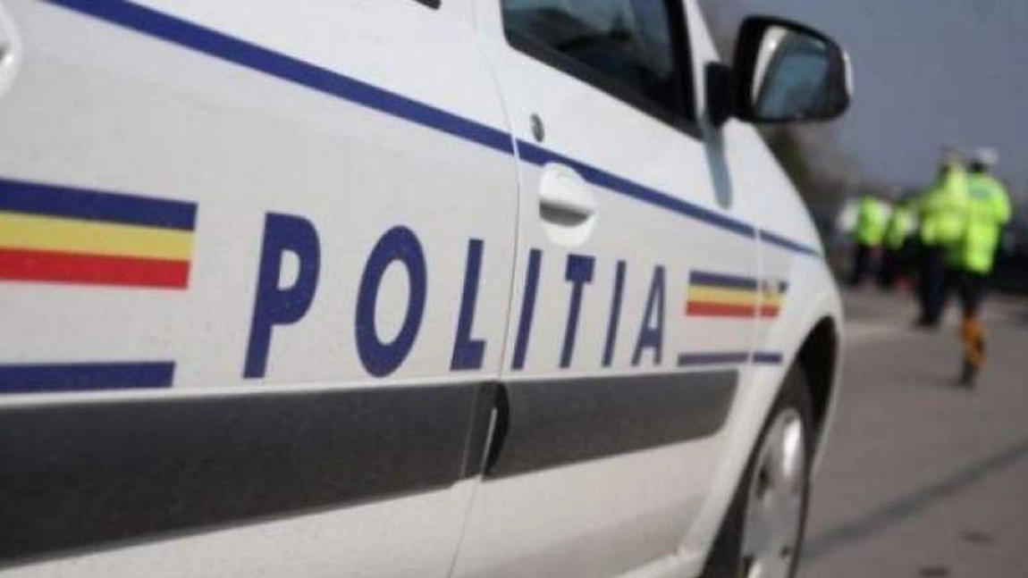 Exclusiv! Un inspector de la finanțe s-a îmbătat și a provocat un accident în zona Tudor Neculai. Trei mașini parcate au fost lovite
