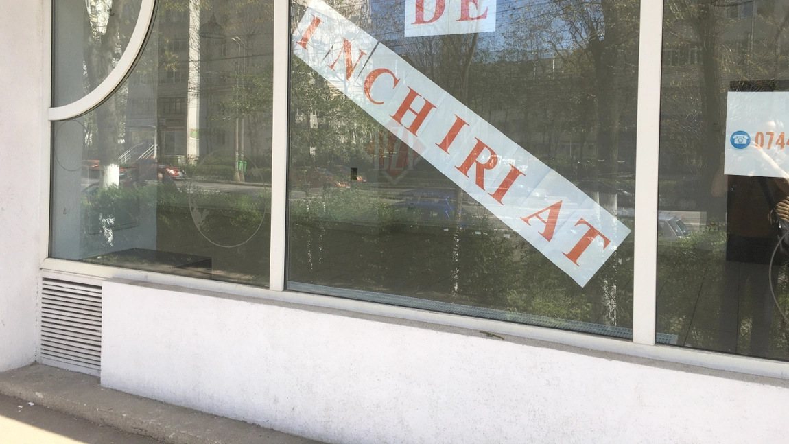 Micile afaceri din Iași sunt închise de Pandemia coronavirus. Spațiile comerciale au rămas goale, proprietarii au redus chiriile de frică să nu intre în blocaj financiar