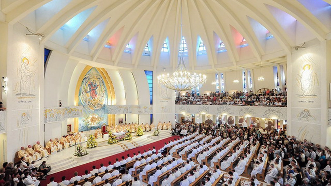 Exclusiv! Dirijorul, organistul şi şase măicuţe care interpretau la Catedrala Romano-Catolică din Iași, depistaţi pozitivi cu Coronavirus. Episcopul Iosif Păuleț a fost testat