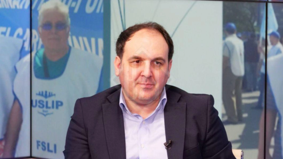 Prof. Laviniu Lăcustă: 