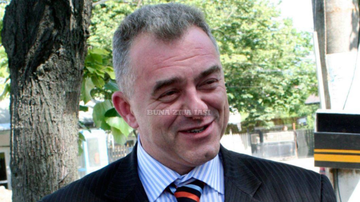 Medicul psihiatru Șerban Turliuc și un asistent medical de la Institutul de Psihiatrie 